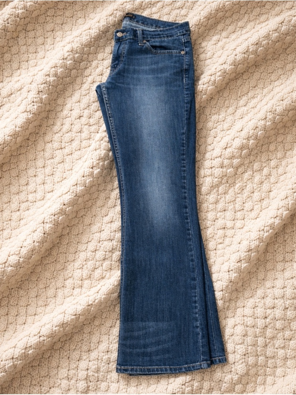 Levi's Dark Blue Straight Leg Women's Jeans - Picture 6 of 6